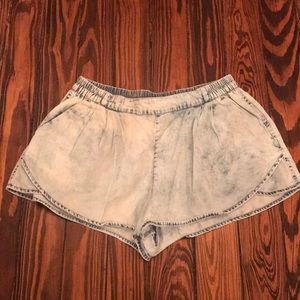 American eagle acid washed chambray shorts